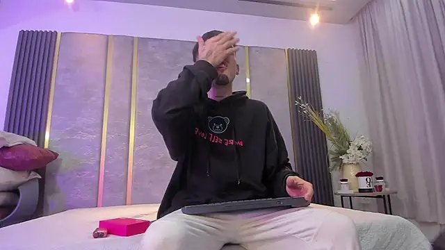 NikoStone  online show from November 25, 4:47 am