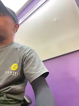 fitsexyman online show from October 29, 8:28 am