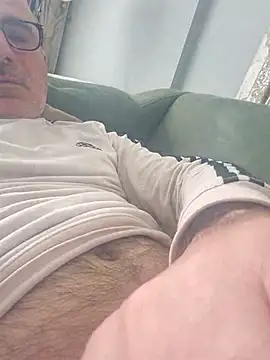 ricardorodriguez31 online show from April 6, 11:11 am