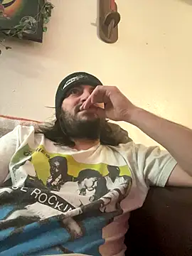 Snapshot of crashnasty chatting on October 17, 3:54 am crashnasty online show from October 17, 3:54 am