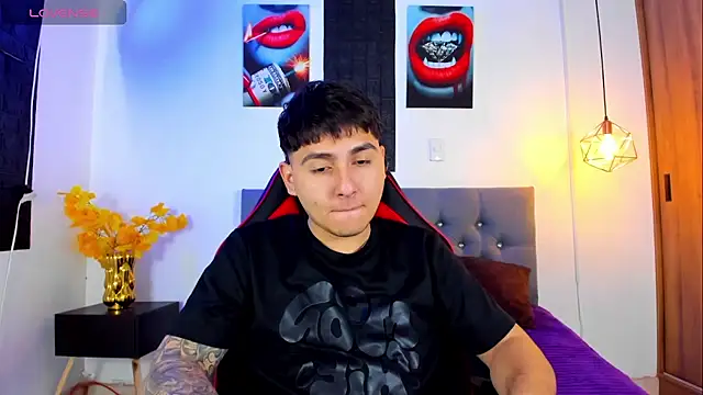 Nicolas James Sc online show from November 5, 1:46 pm