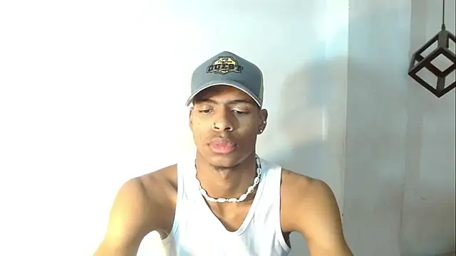 Snapshot of criss_zuri chatting on October 17, 11:58 am criss zuri online show from October 17, 11:58 am
