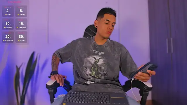 Nickyblazze  online show from December 4, 1:07 pm