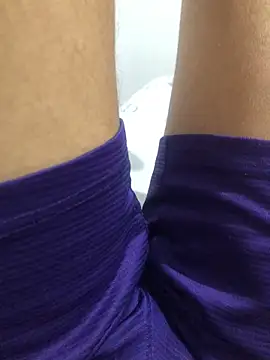 elpeluchenegroxxx3 online show from February 23, 3:41 am