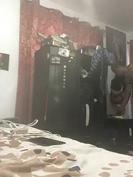 elpeluchenegroxxx3 online show from April 18, 7:29 pm