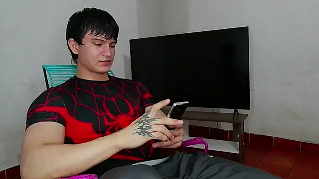 ErickWalton online show from December 21, 5:59 am