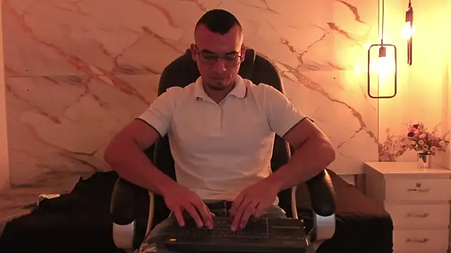 johan miller0 online show from November 26, 1:14 pm