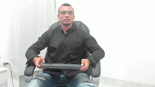 johan miller0 online show from November 8, 4:26 am