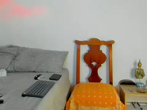 Snapshot of Dusan_greyy chatting on September 30, 4:40 am Dusan greyy online show from September 30, 4:40 am