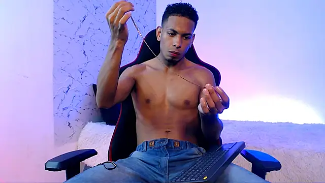 lorian vikel online show from November 23, 9:26 pm