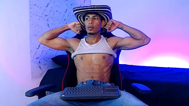 lorian vikel online show from November 12, 9:30 pm