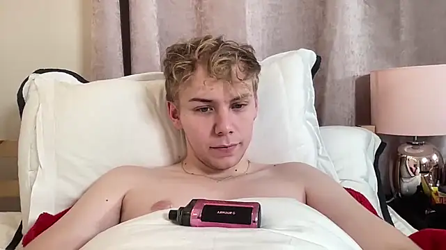 scottishtwink01 online show from September 21, 3:06 am