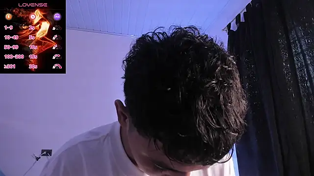 Austin Cardieff  online show from October 27, 8:11 pm