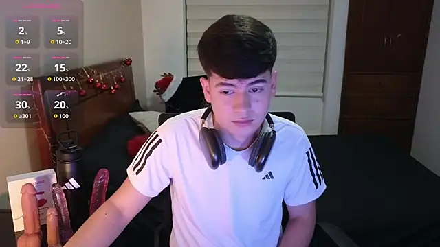 tightncuteass online show from November 30, 12:35 am