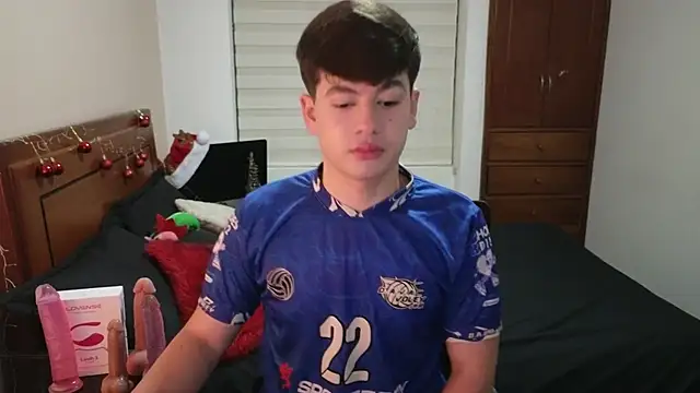 tightncuteass online show from December 14, 1:23 am