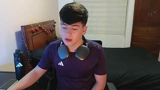 tightncuteass online show from November 21, 11:37 pm