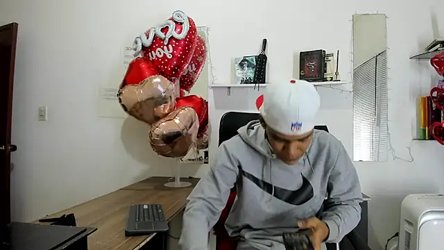 xxKamadevaxx online show from February 13, 12:43 pm