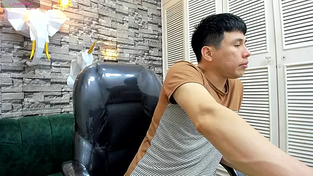 Nick Wolff online show from December 1, 4:48 am