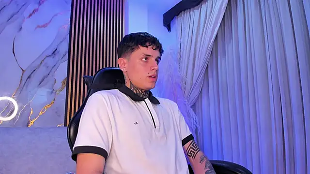 Declan-Fox online show from October 23, 5:11 am