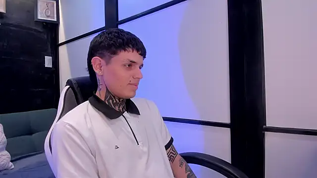 Declan-Fox online show from October 6, 1:27 pm