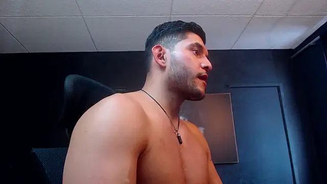 RichardMilleer online show from December 19, 5:43 pm