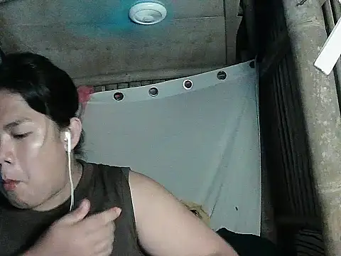 Huntrix2025 online show from April 14, 1:33 pm