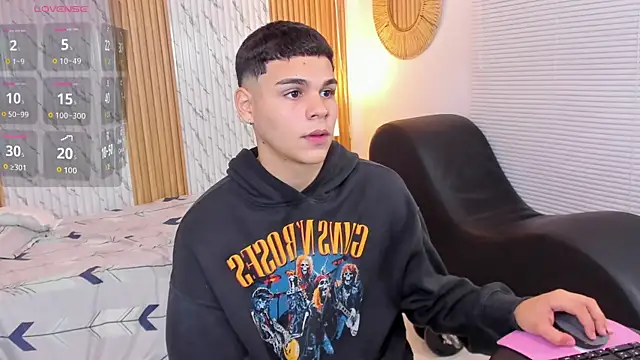 james jonnes online show from October 1, 8:35 pm