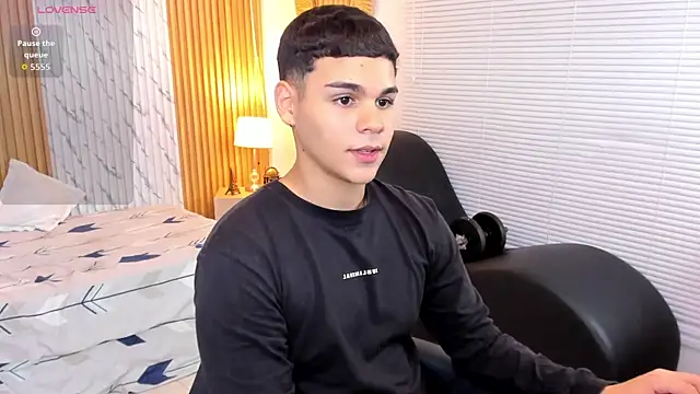 james jonnes online show from October 9, 7:52 pm