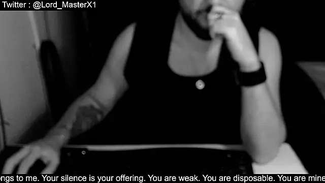 Snapshot of Lord_MasterX chatting on October 11, 3:32 am Lord MasterX online show from October 11, 3:32 am