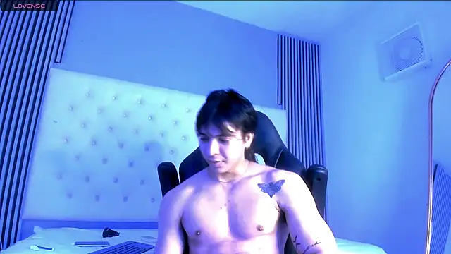 toji luxxer online show from November 18, 9:06 pm