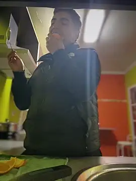 tomy hot20 online show from December 20, 8:38 pm