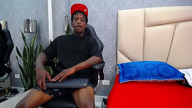 SkylerBigxxx online show from September 30, 4:29 am