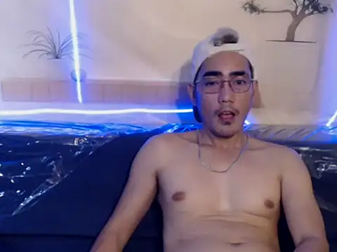 Newt4U online show from March 28, 12:33 am