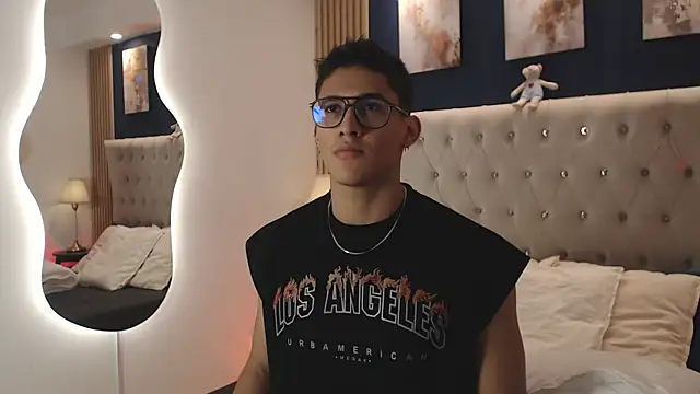 SalvadorFit online show from February 22, 8:10 pm