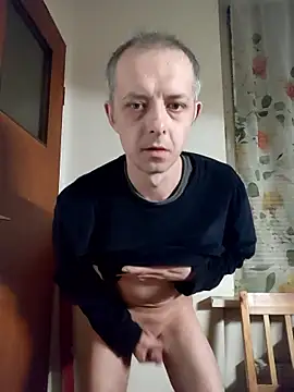 szajbusek41 online show from January 19, 4:37 am