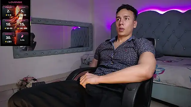 Andrew Thomas  online show from November 12, 2:39 am