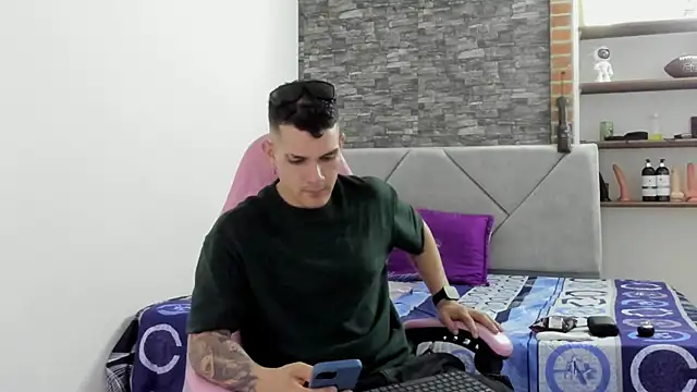 BooyHott  online show from January 8, 8:14 pm