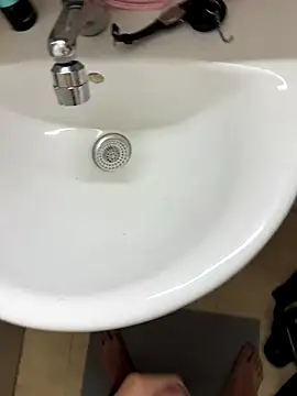 tusmuertos420 online show from November 7, 8:01 pm