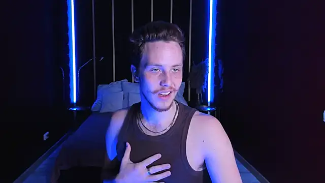 LeoMooree online show from November 16, 6:37 am