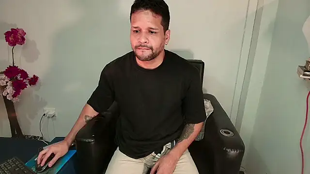 LucasGaeel online show from April 1, 2:14 pm