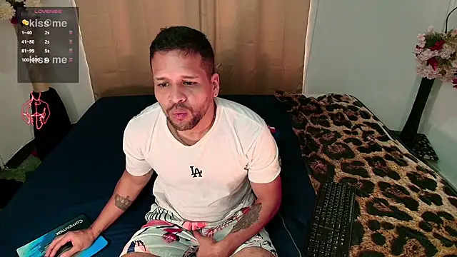 LucasGaeel online show from March 24, 2:44 pm