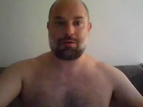 Snapshot of CristalDad chatting on October 18, 9:53 pm CristalDad online show from October 18, 9:53 pm