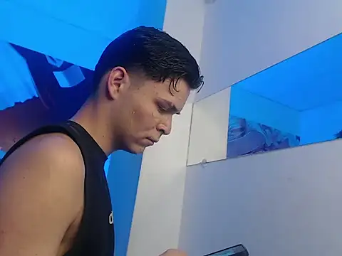 Aaron Foxxx online show from November 20, 12:59 pm