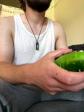 Jasonsnzuk online show from October 11, 1:26 pm