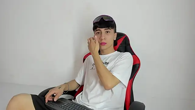 XaanderGrey online show from October 1, 7:40 pm