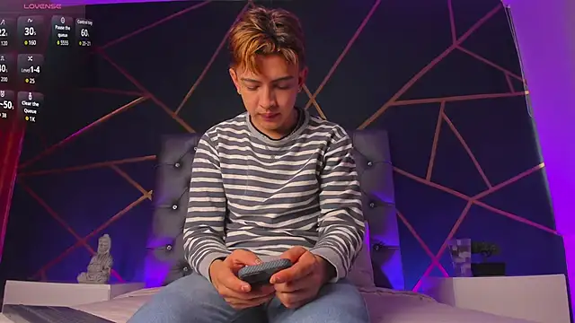 Lian Miller1  online show from February 15, 8:17 pm