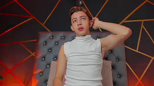 Lian Miller1  online show from November 15, 12:51 pm