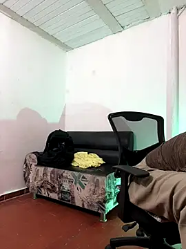 MadamLeRouge online show from December 14, 2:57 pm