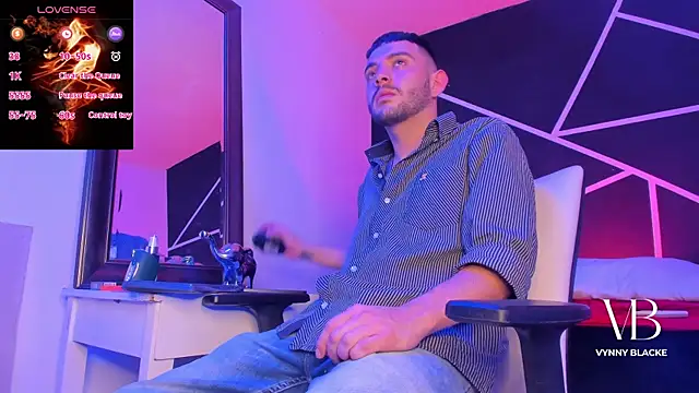 VynnyBlacke  online show from October 29, 8:01 pm