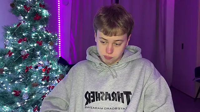  bee boy  online show from December 4, 2:35 pm